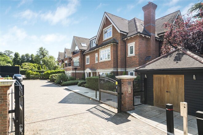 Coombehurst Close, Hadley Wood, EN4