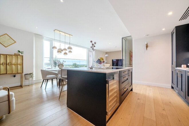 Inglis Way, London, NW7
