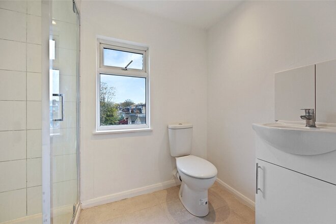 Bloemfontein Avenue, London, W12