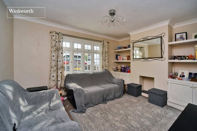 Clarkes Avenue, Worcester Park, KT4