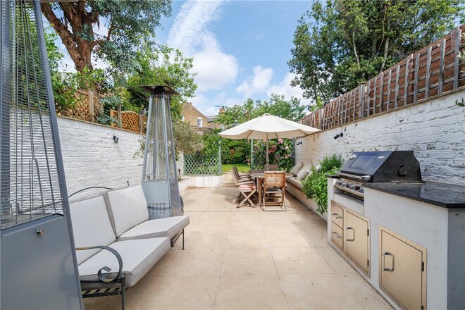 Bovingdon Road, London, SW6