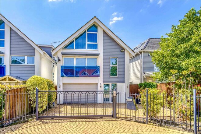 Dorset Lake Avenue, Poole, BH14