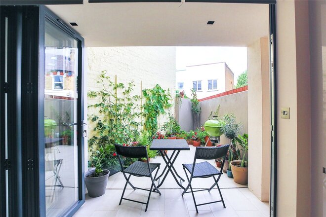Crawthew Grove, East Dulwich, SE22