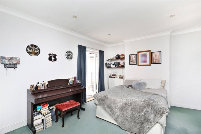 Tring Avenue, Ealing Common, W5