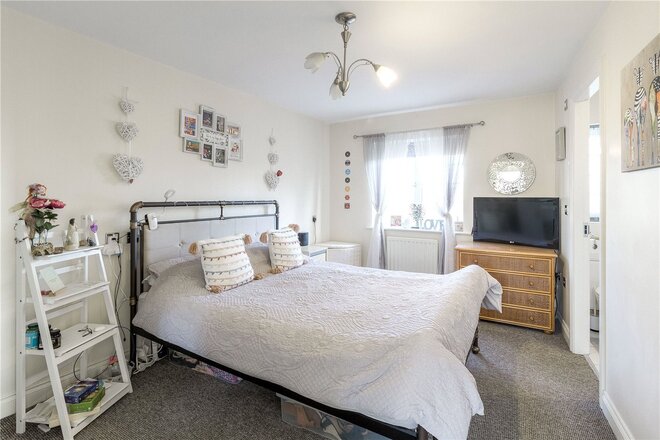 Dainty Grove, Northampton, NN4