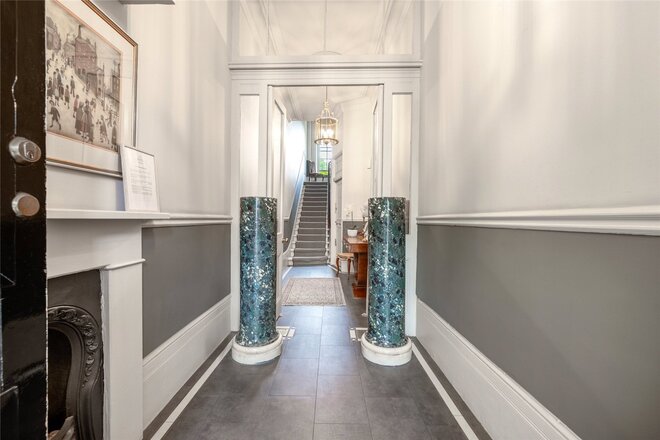 Clifton Gardens, London, W9