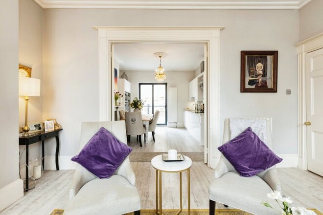 Hewlett Road, Gloucestershire, GL52