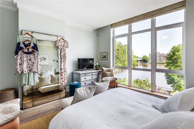 Deodar Road, London, SW15