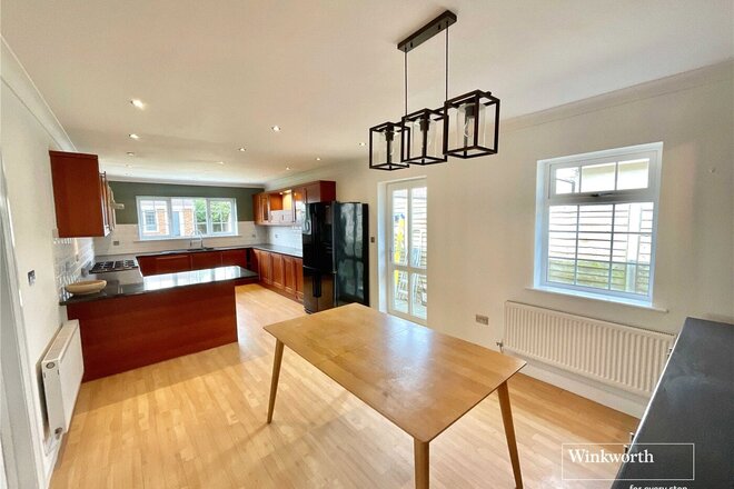 Somerford Avenue, Dorset, BH23