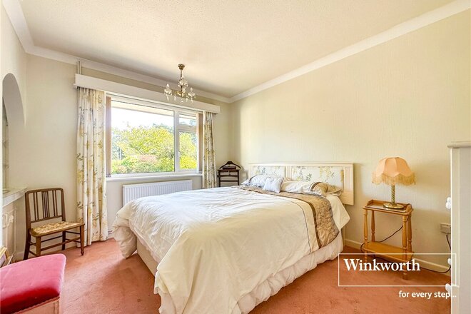 Old Pines Close, Dorset, BH22