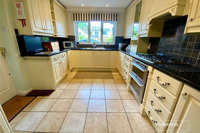Island View Avenue, Dorset, BH23