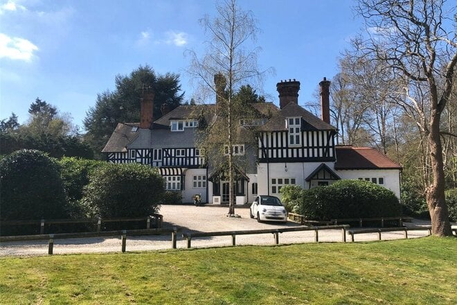New Place, Sunningdale, SL5