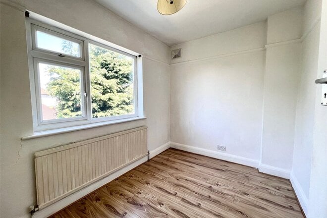 Portsmouth Road, Surrey, KT7