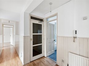 Warwick Grove, London, E5