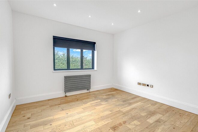 Mount Avenue, Essex, SS0