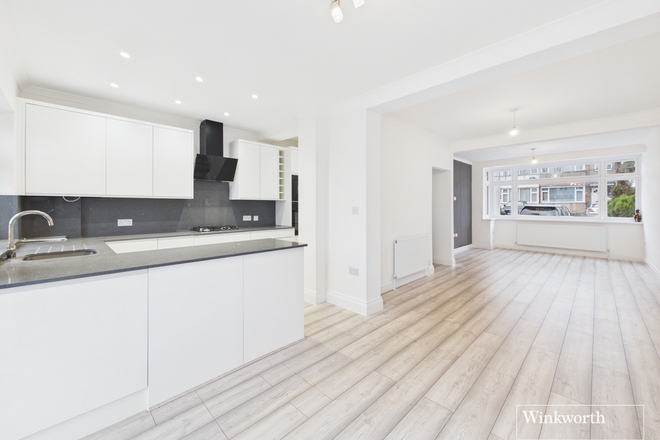 Reynolds Drive, Middelsex, HA8