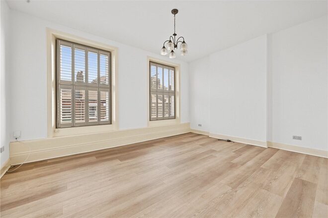 Kilburn Lane, London, W10