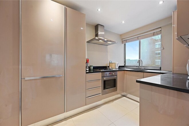 Kensington Heights, London, W8