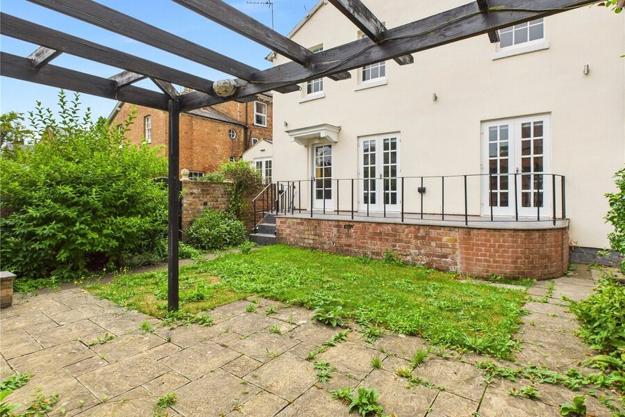 Garden To Hous