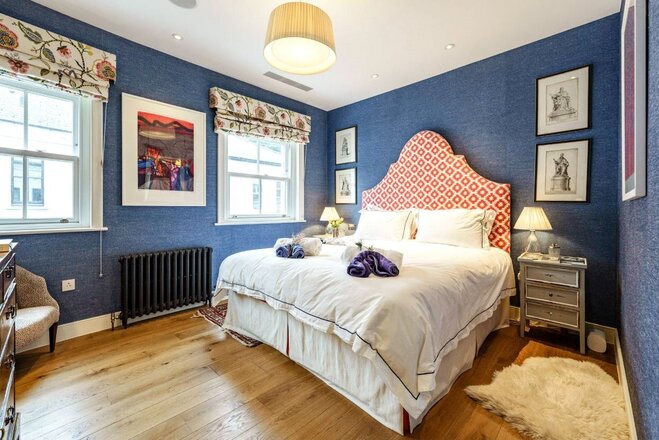 Codrington Mews, London, W11