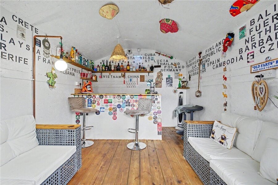 Bar/Games Room