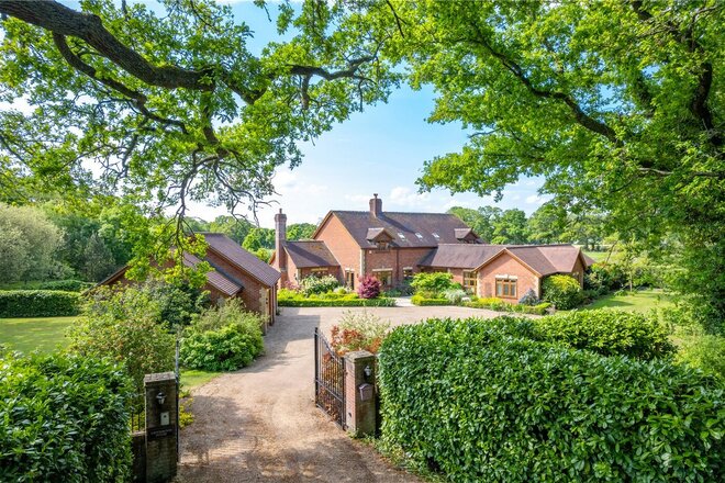 The Straits, Hampshire, GU35