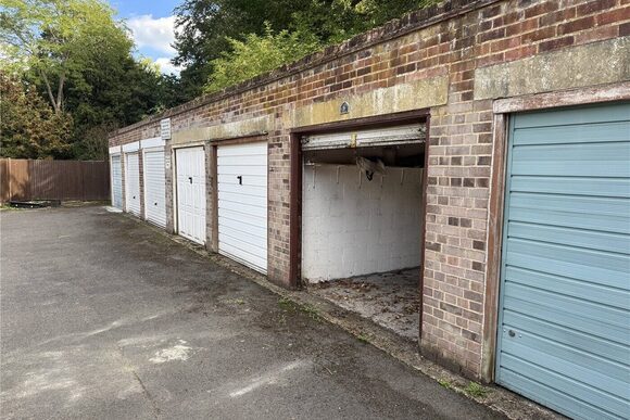 Westleigh Avenue, London, SW15