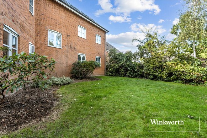 Constable Close, London, N11