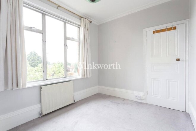Riverway, London, N13