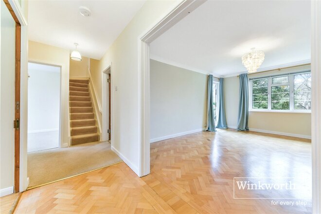 Thames Village, London, W4