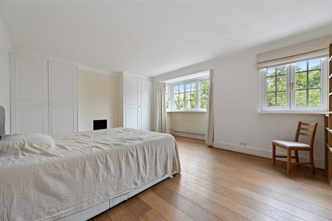 Findon Road, London, W12