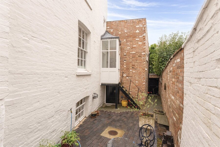 Courtyard Garden