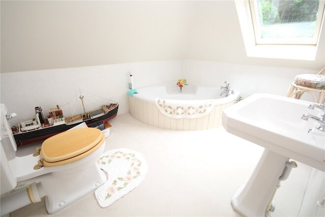 Kings Avenue, Poole, BH14
