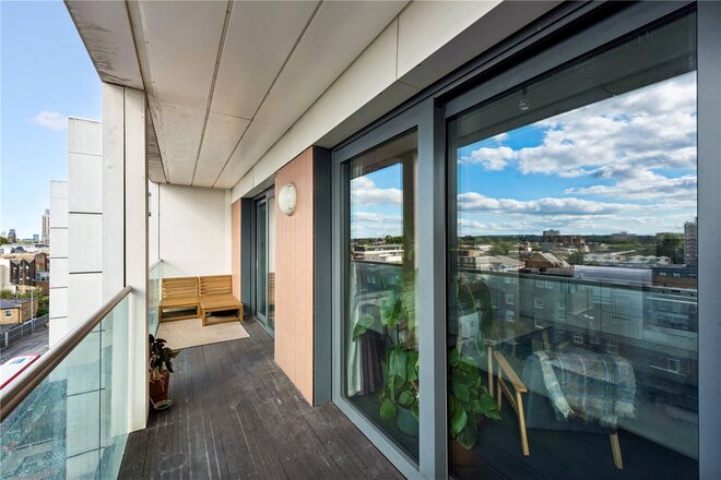 Roseberry Place, LONDON, E8