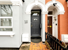 Holberton Gardens, London, NW10