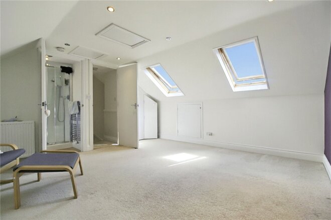 Ronald Park Avenue, Essex, SS0