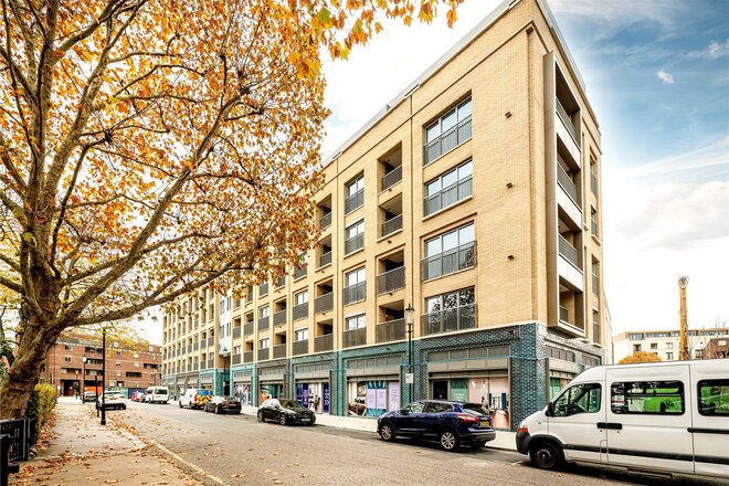 Wheatstone Gardens, London, W10