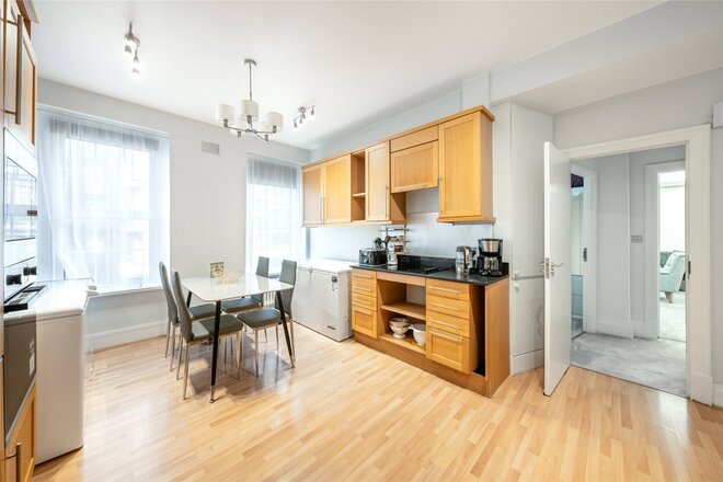 Berkeley Court, Baker Street, NW1