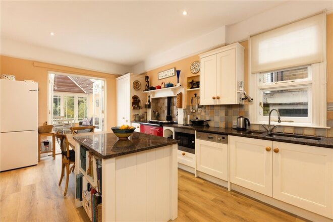Larpent Avenue, London, SW15