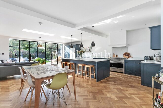 Fox Lane, London, N13