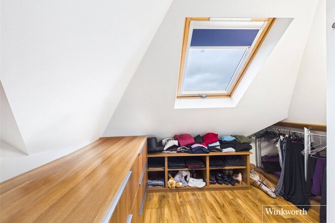 Edgwarebury Lane, Edgware, HA8