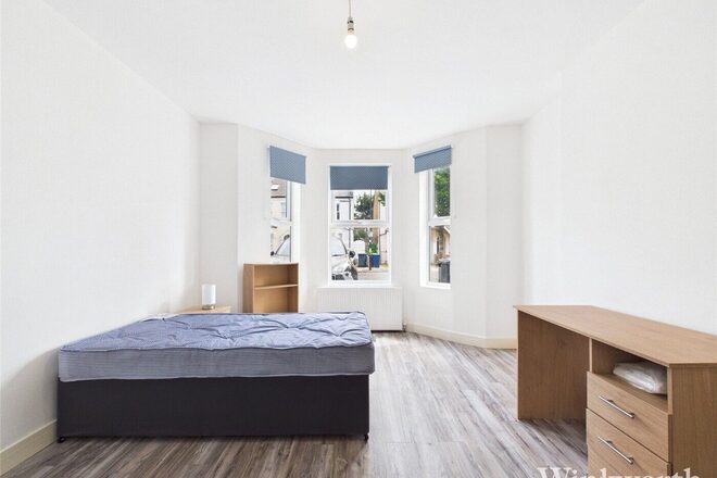 Coldershaw Road, London, W13