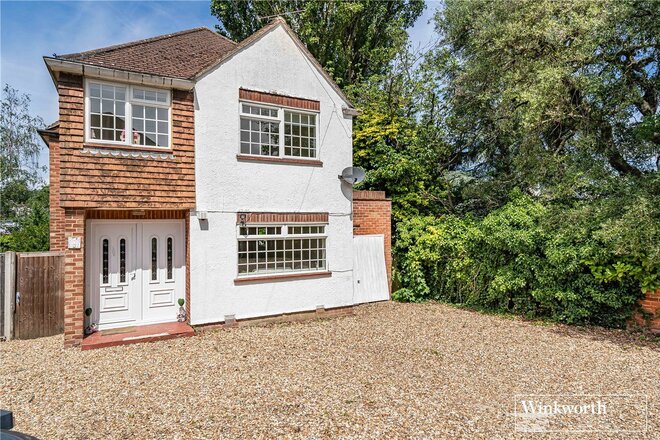 Cedar Close, Surrey, GU19