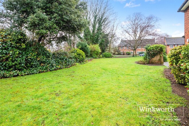 Thames Village, London, W4