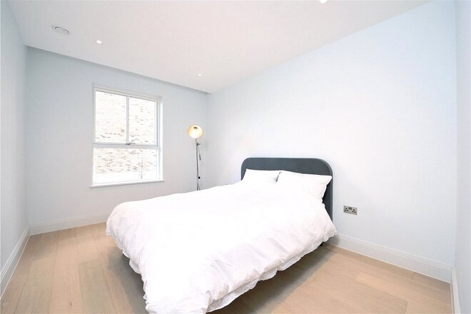 Renaissance Square Apartments, Chiswick, W4