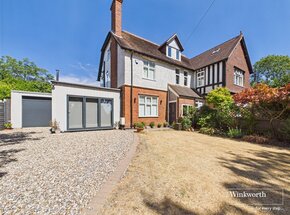 The Avenue, Reading, RG7