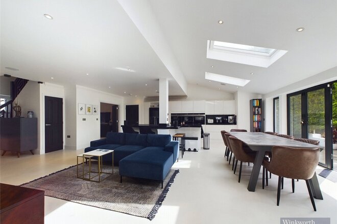Cranes Drive, Surbiton, KT5