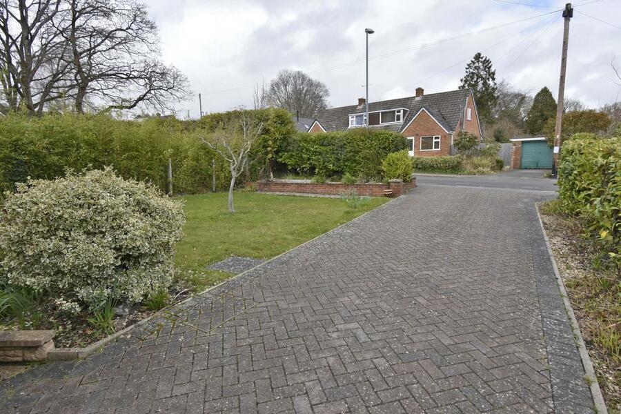 A DRIVEWAY.JPG