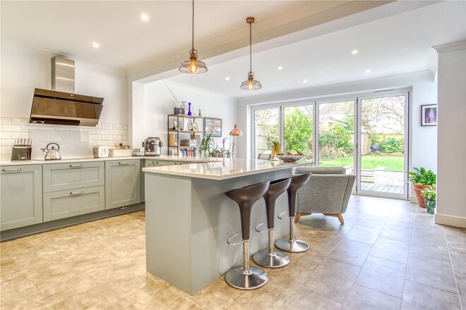 Kings Avenue, Poole, BH14