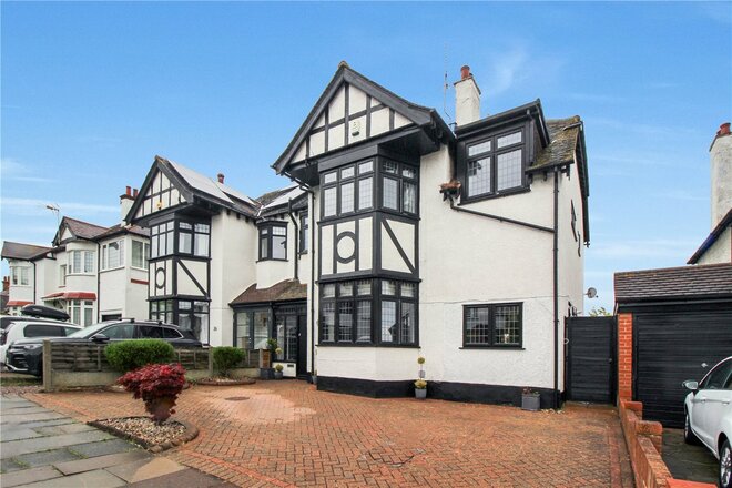 Kent View Avenue, Essex, SS9